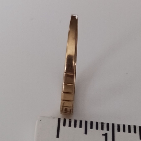 Gold Wedding ring set for his & her's - Picture 11 of 16